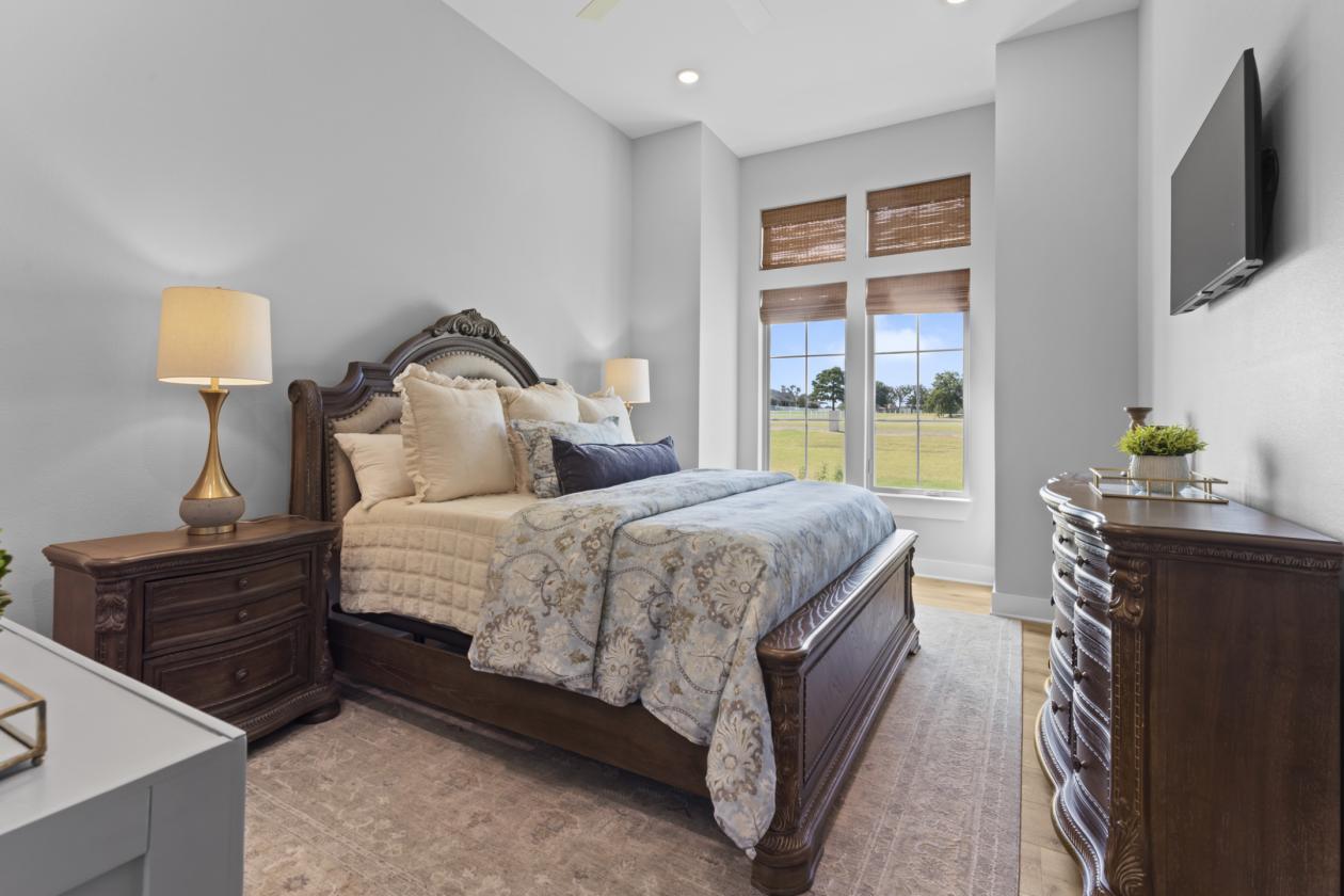 Luxury Horse Property on 5 Acres - photo 22