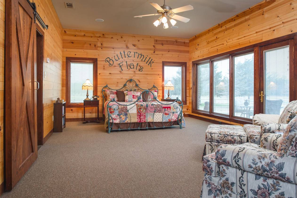 Luxurious Ranch Style Home with vast outdoor landscape for horse