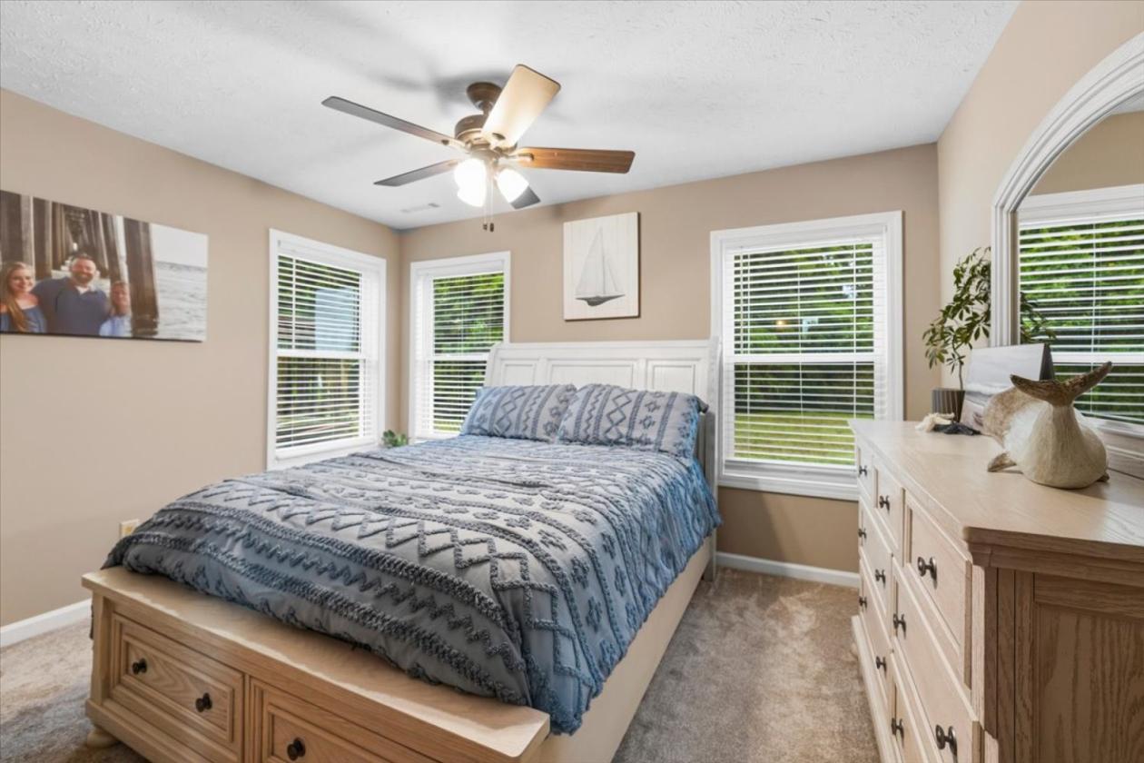Remodeled Farmhouse in Private Community - photo 23