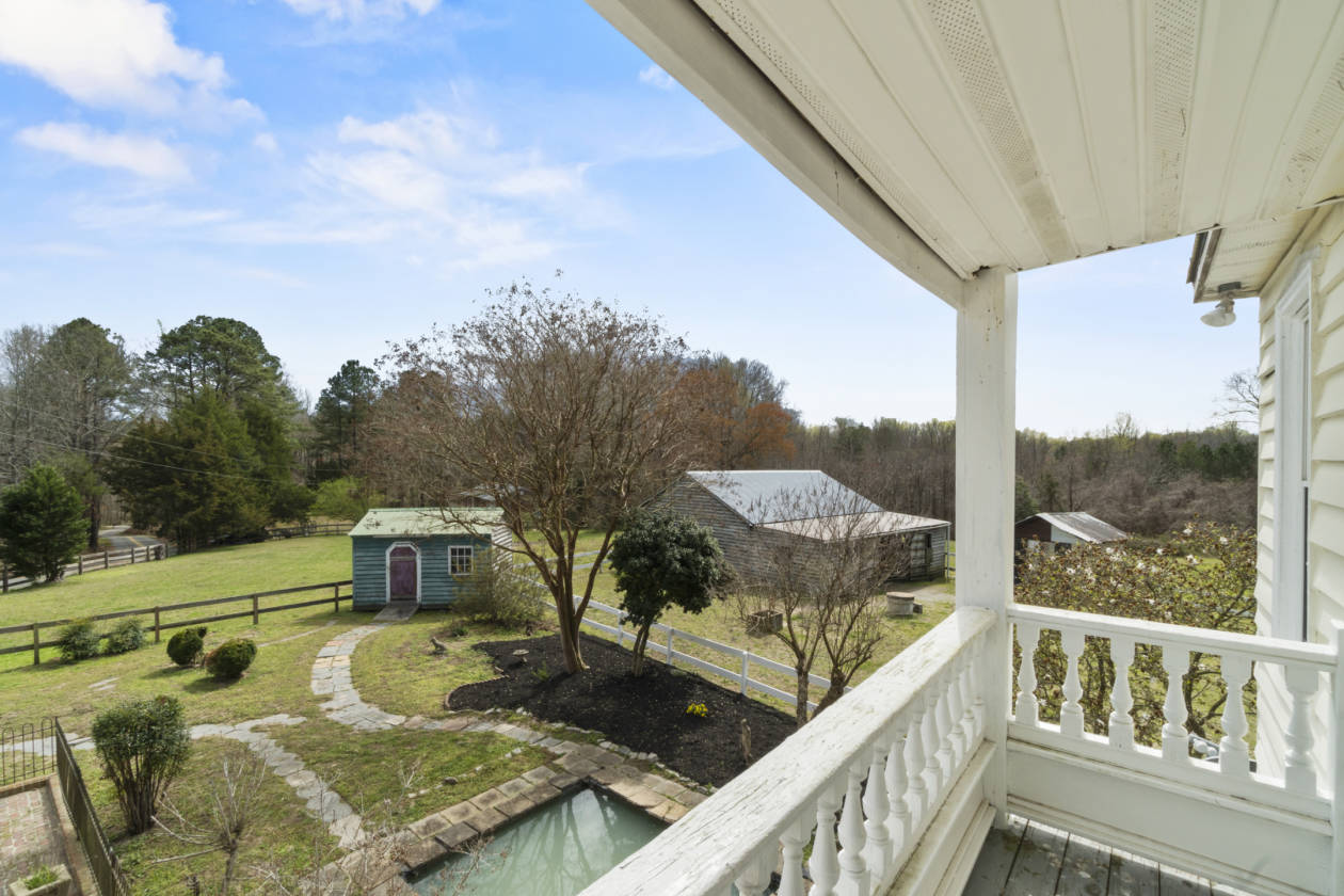 Pre-revoutionary home on a 10-acre horse farm! - photo 22