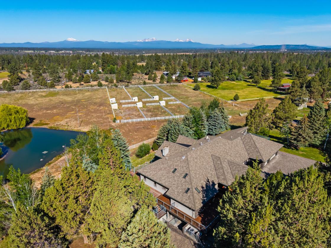 25-Acre Luxury Equestrian Estate in Bend - photo 25