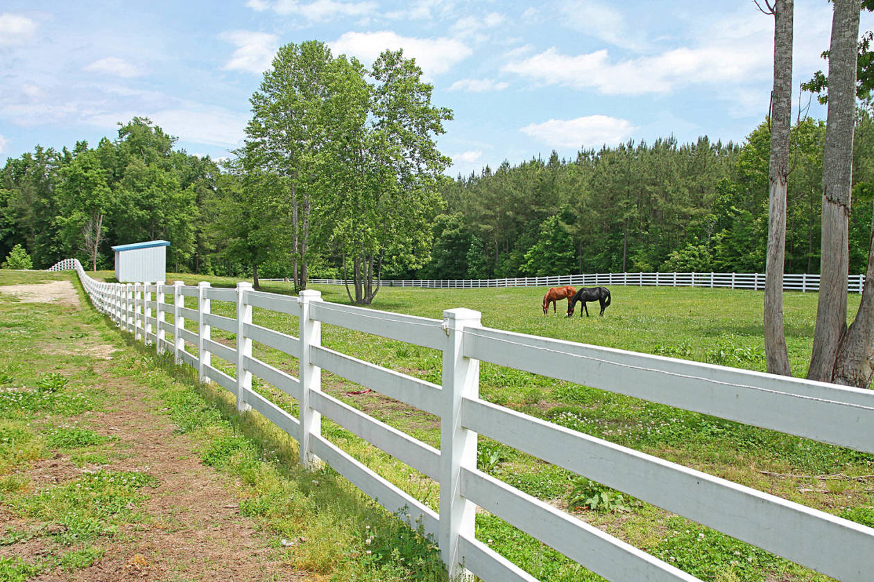to Rose Hill 27+ acre Equestrian Estate located