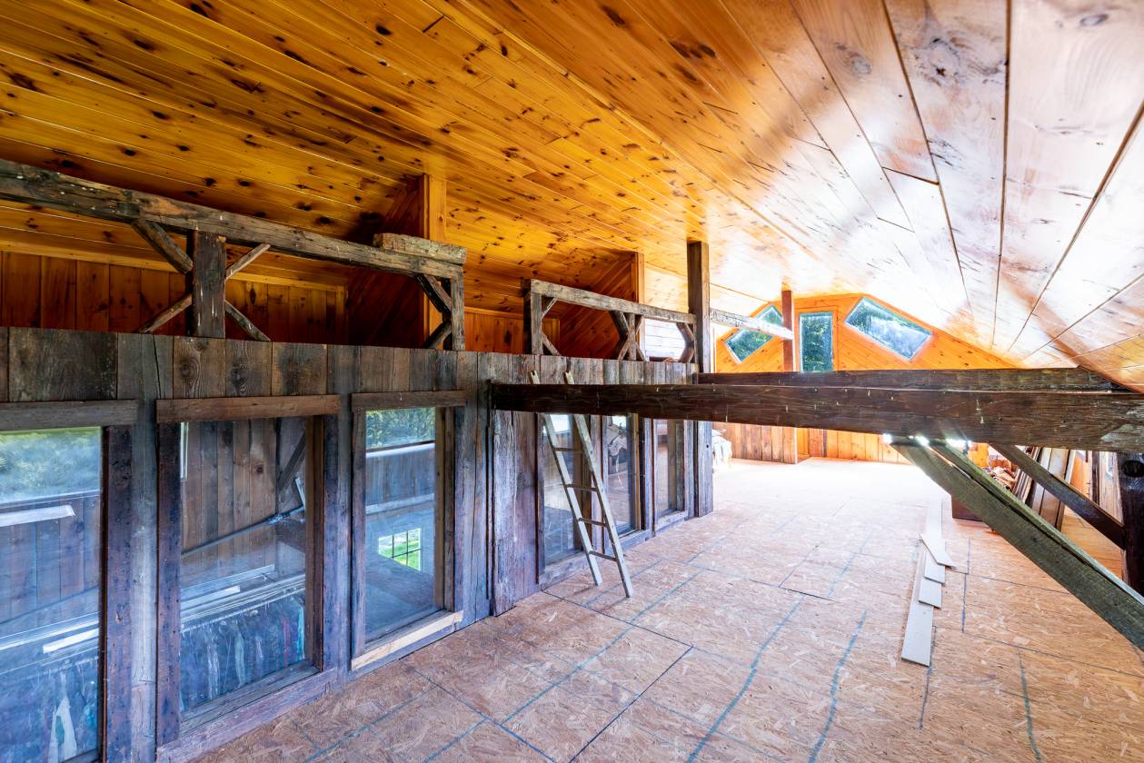 Horse property with antique home - photo 20