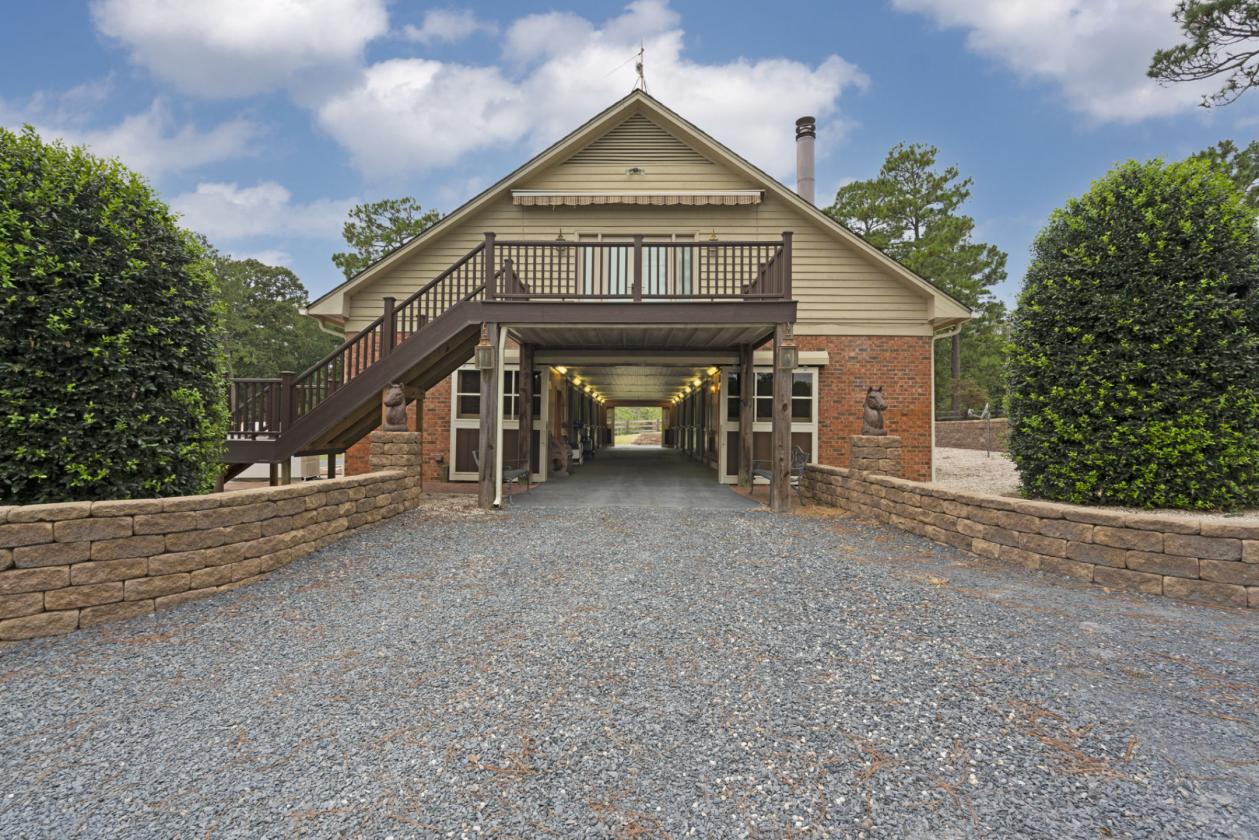 Magnificent 31+ ac equestrian estate - photo 16