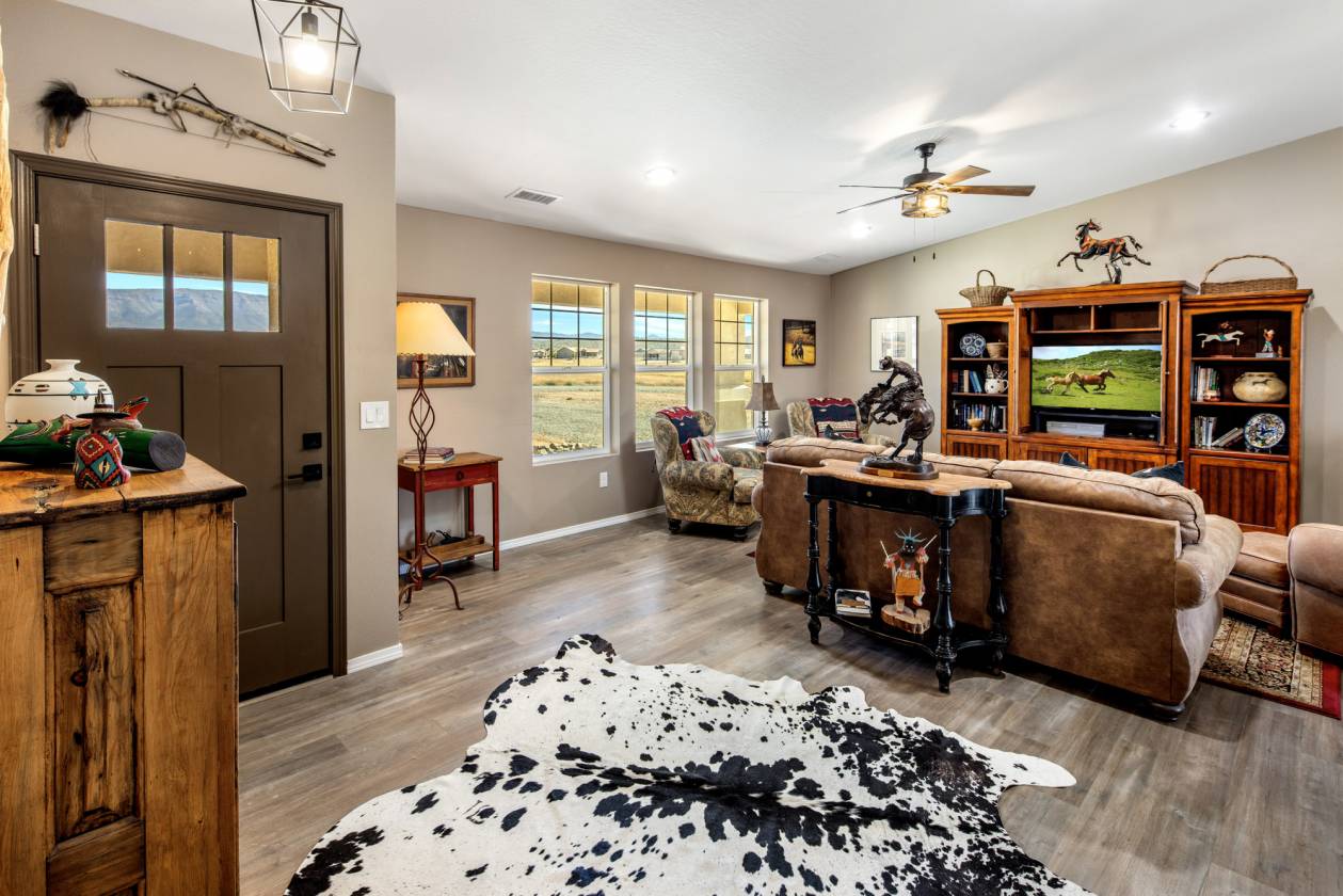 3 Acre Horse Property with Beautiful Mountain View - photo 8