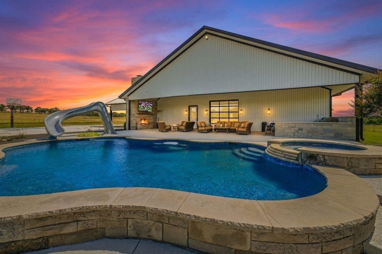 13.92-Acre Estate Right In Horse Country!! - photo 2