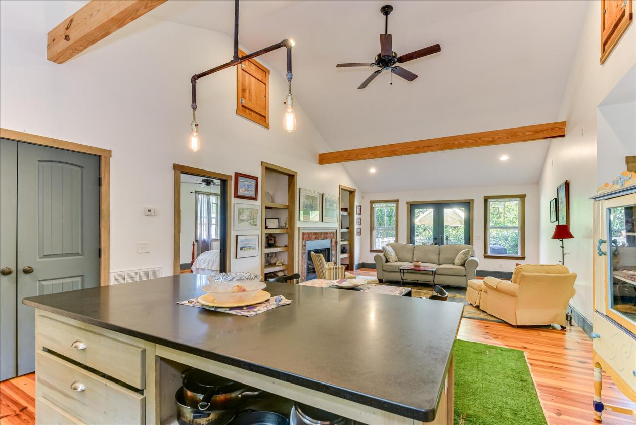 Charming 9 Acres Horse Property - photo 13