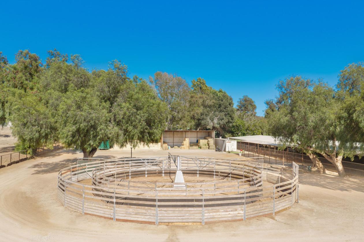Luxury At Home. Excellence In The Ring. - photo 24