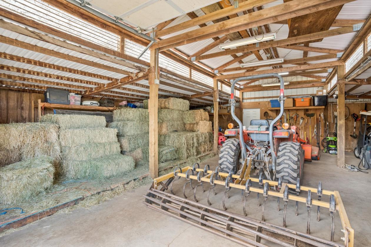 Boutique Equestrian Estate — Turnkey Move-In Ready - photo 25
