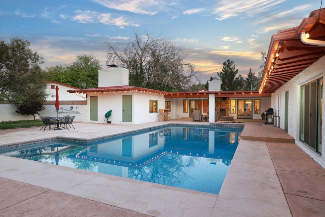Elegant Custom Home with Grass Pastures - photo 26