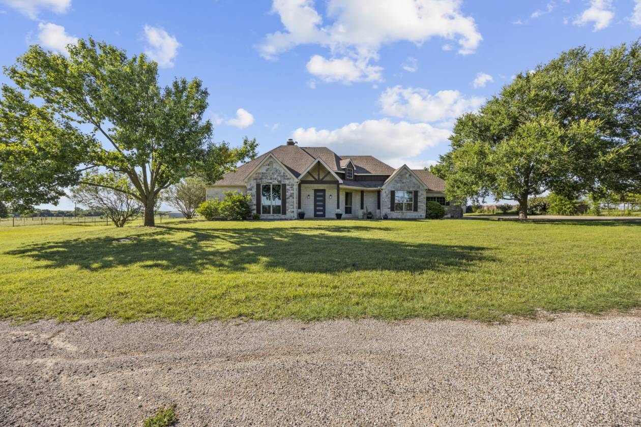 Horse Property for sale.
