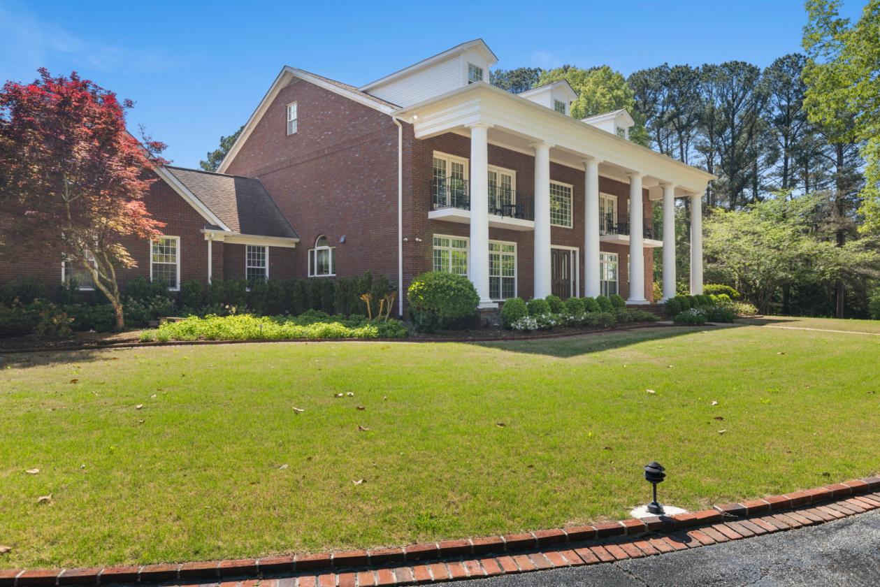 Timeless Southern Estate on 102 acres - photo 4