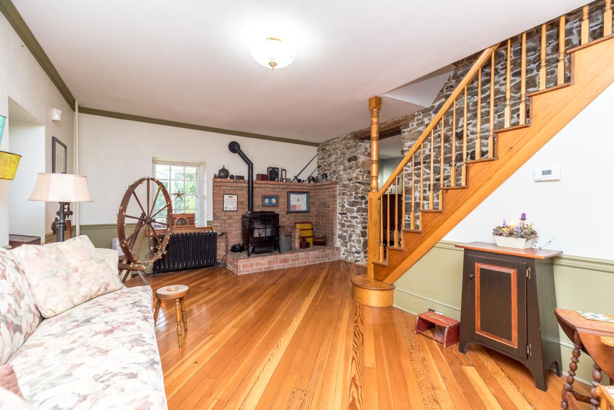 Historic 6+ Acre Horse Property with Barn, Pasture - photo 18