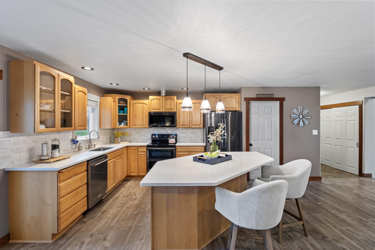Your Horses Called. They Want This Place. - photo 24