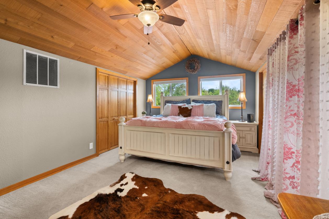 Keystone Ranch in the Evergreen Valley - photo 17
