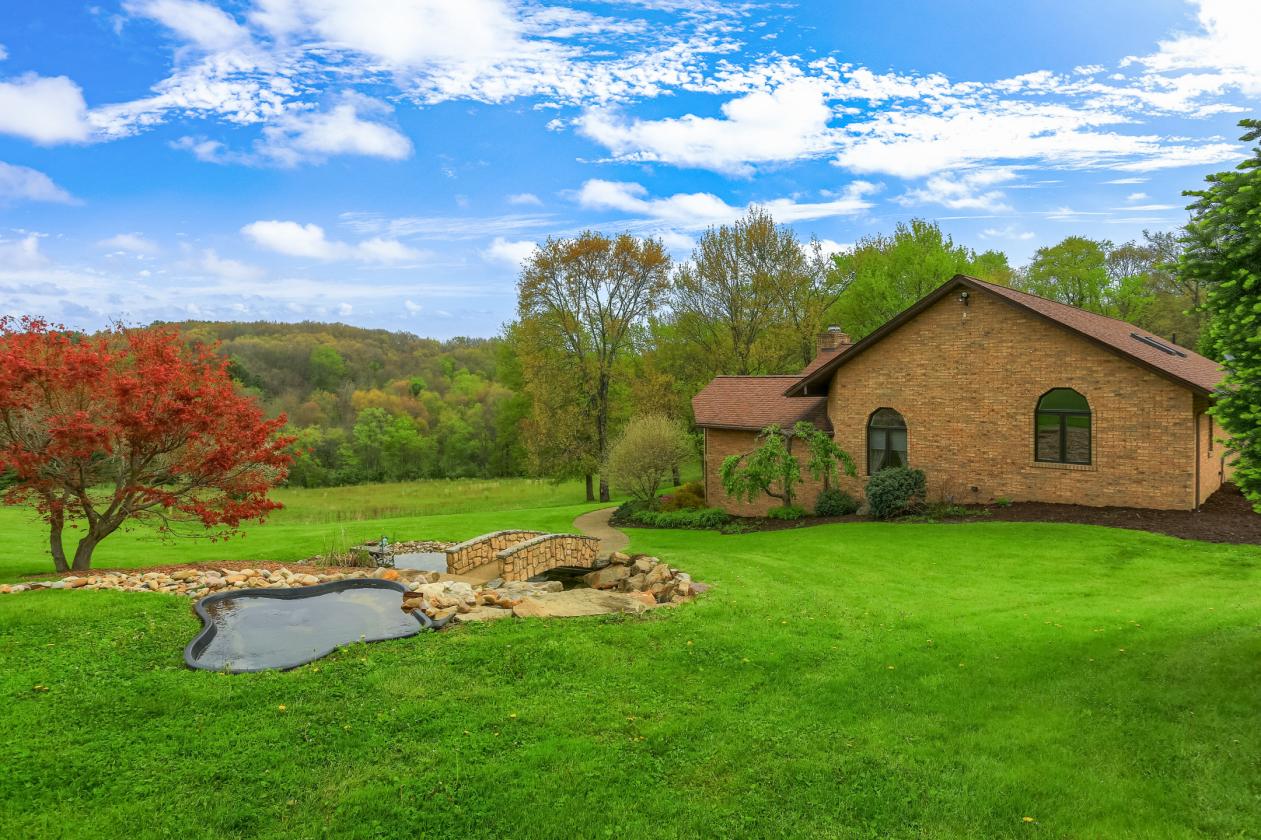 Custom home with endless opportunities! - photo 19