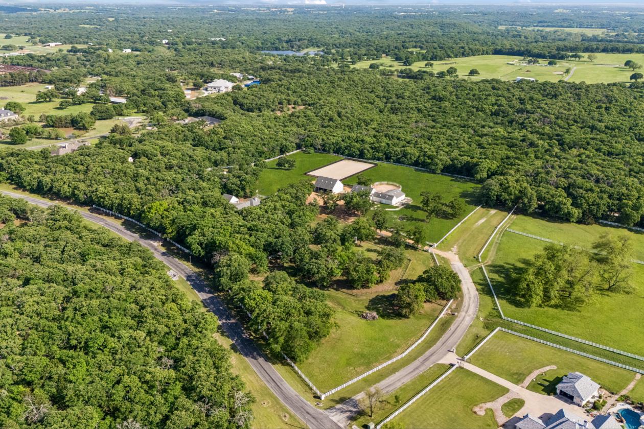 Private Equestrian Retreat in Butterfield Junction - photo 21