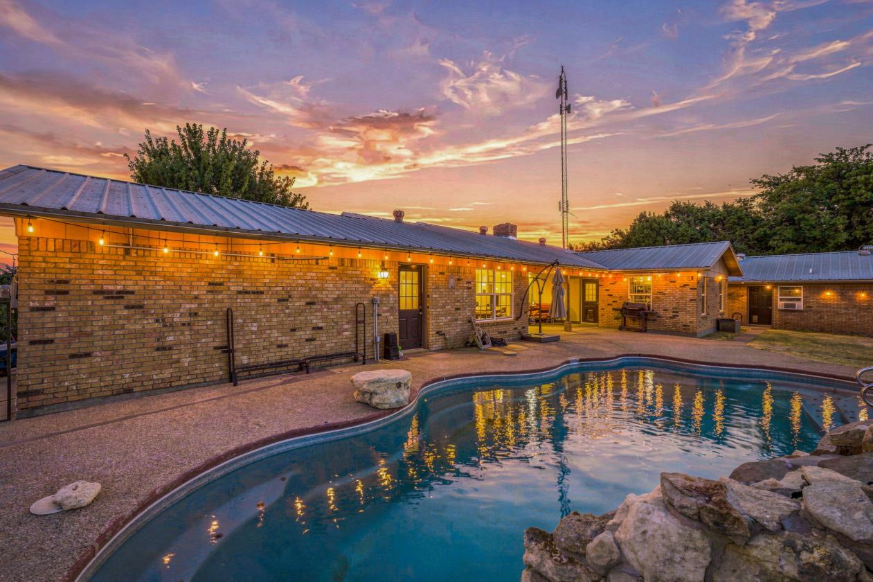 Weatherford TX Horse Property on 3.7 Acres w/ Pool - photo 24