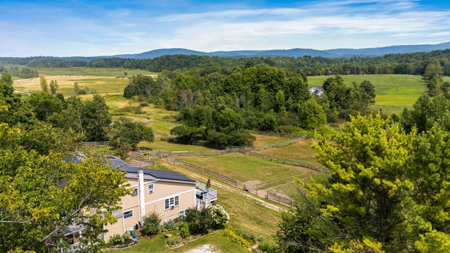 Established Equestrian Facility on 17 Acres - photo 12
