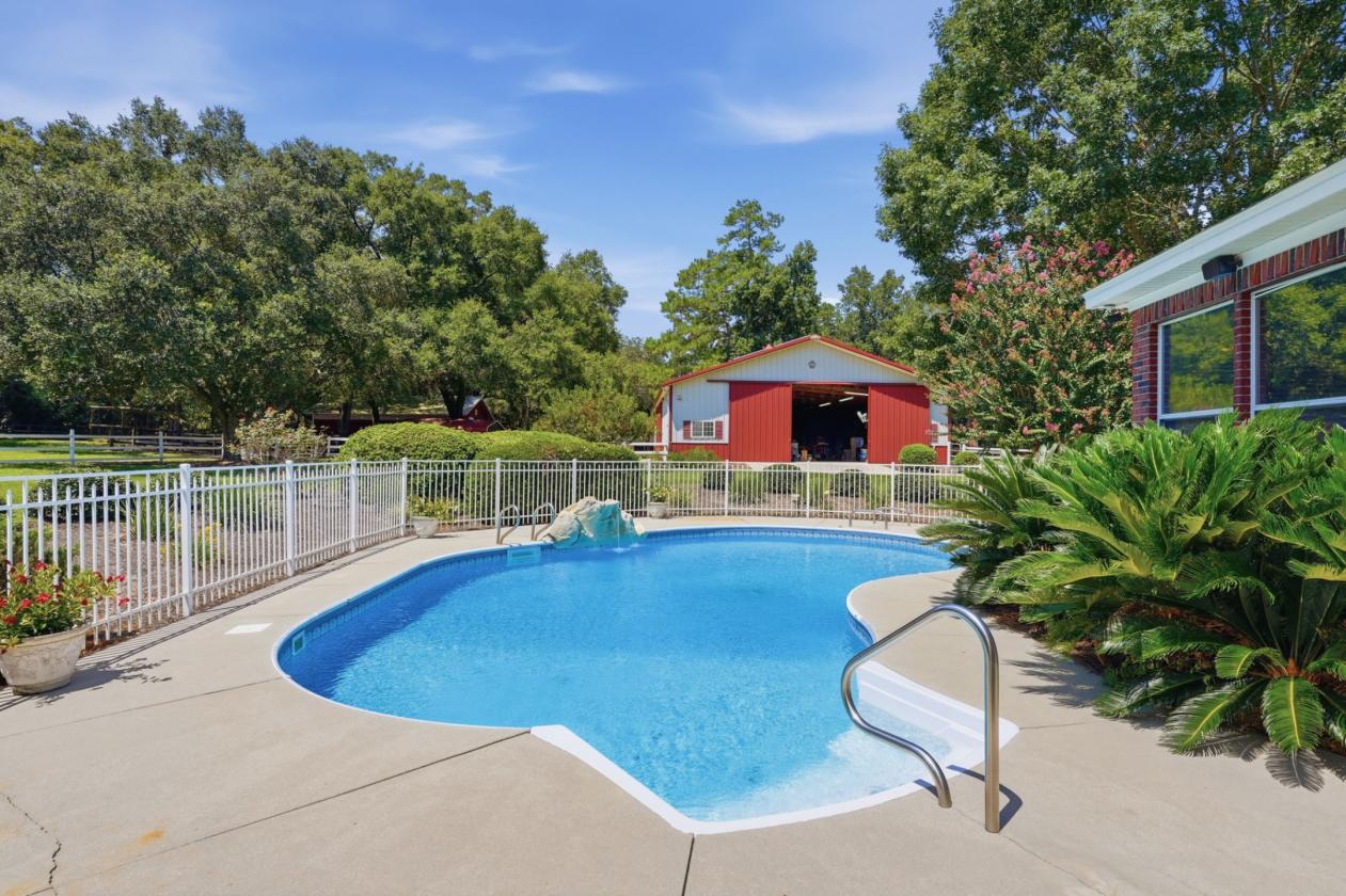 A Rare Equestrian Estate Designed for Horse & Home - photo 24
