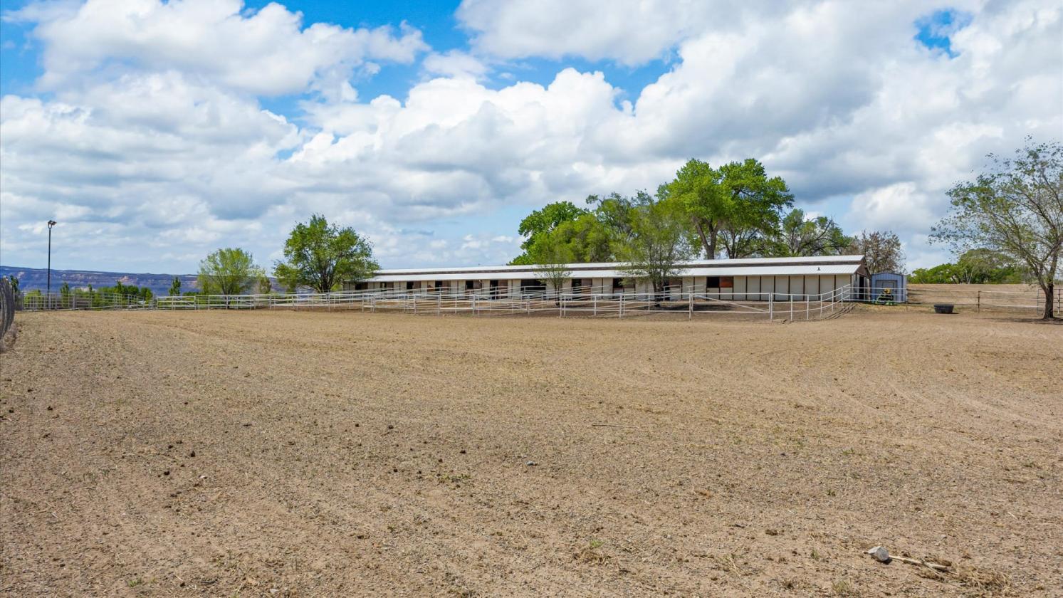 Rare equestrian sanctuary set on over 14 acres - photo 21