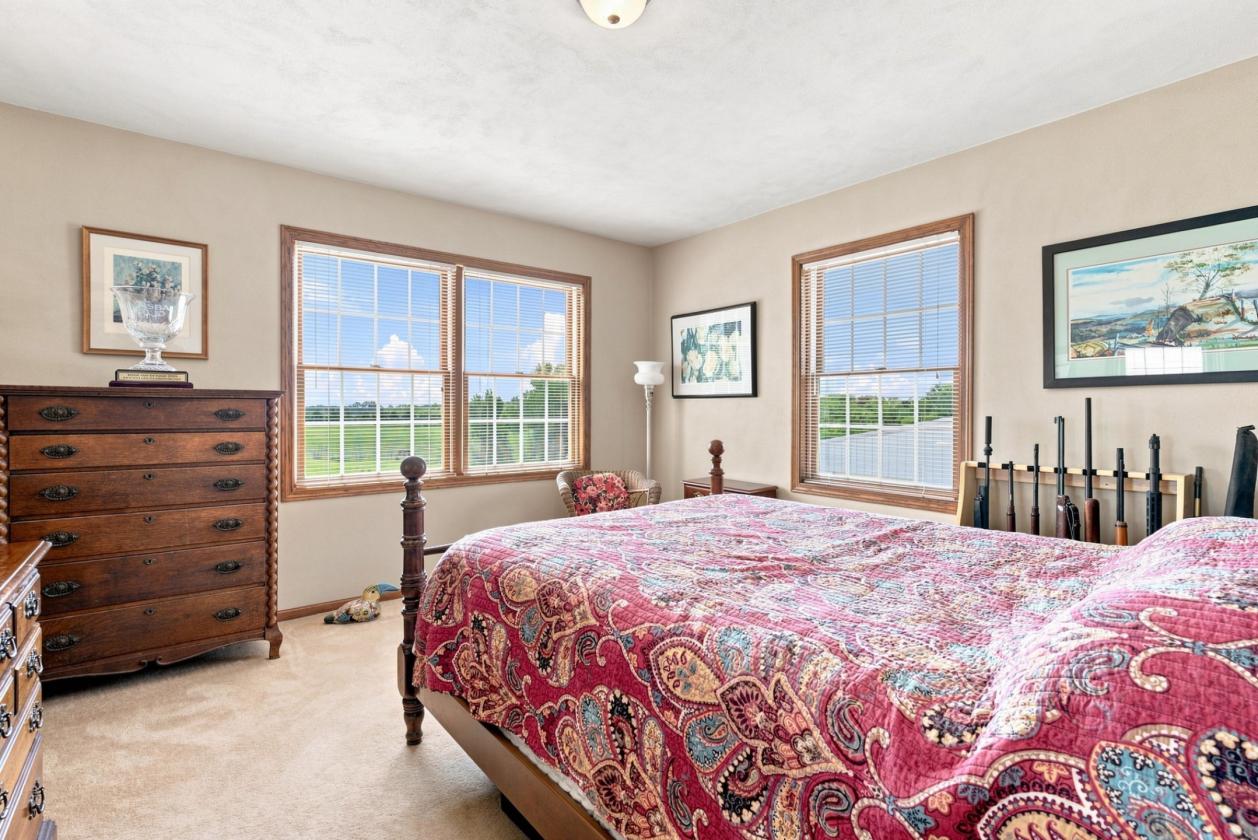 Iowa horse estate. Is this heaven? No, it's Iowa! - photo 12