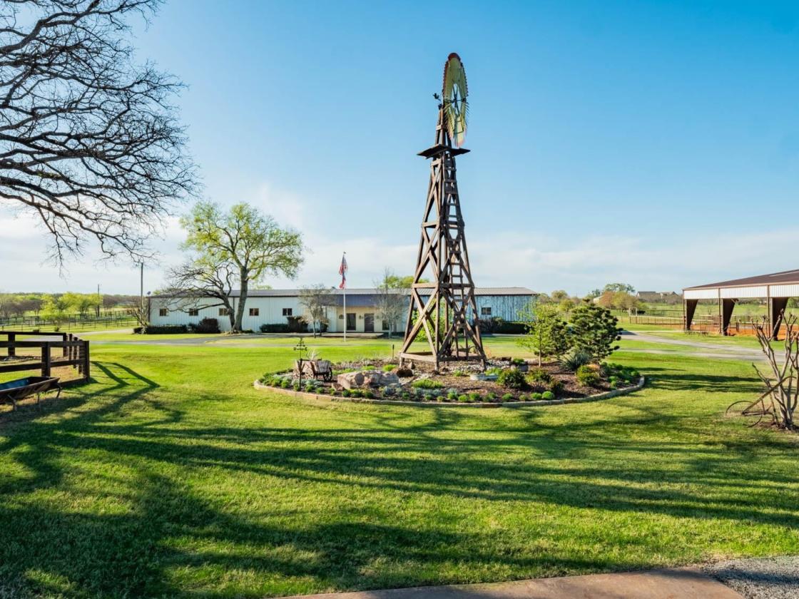 Exceptional 20-Acre Equestrian Estate - photo 10