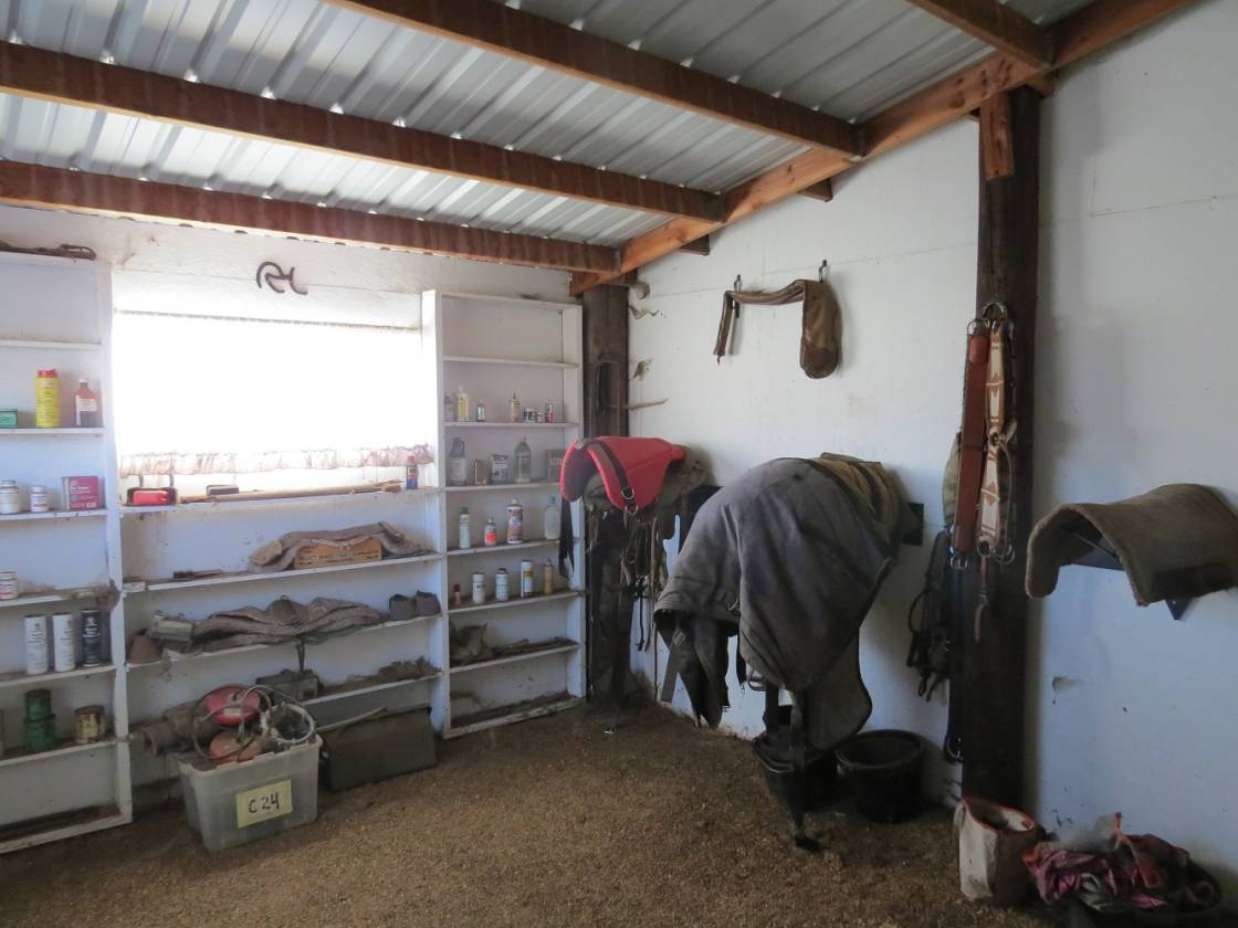 Beautiful riverfront horse property in the Blue Mountains of Eastern