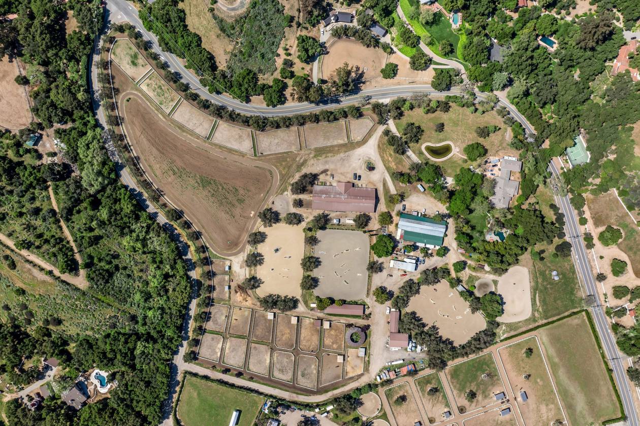 Home & Equestrian Facility-20 Acres-Hidden Valley - photo 2