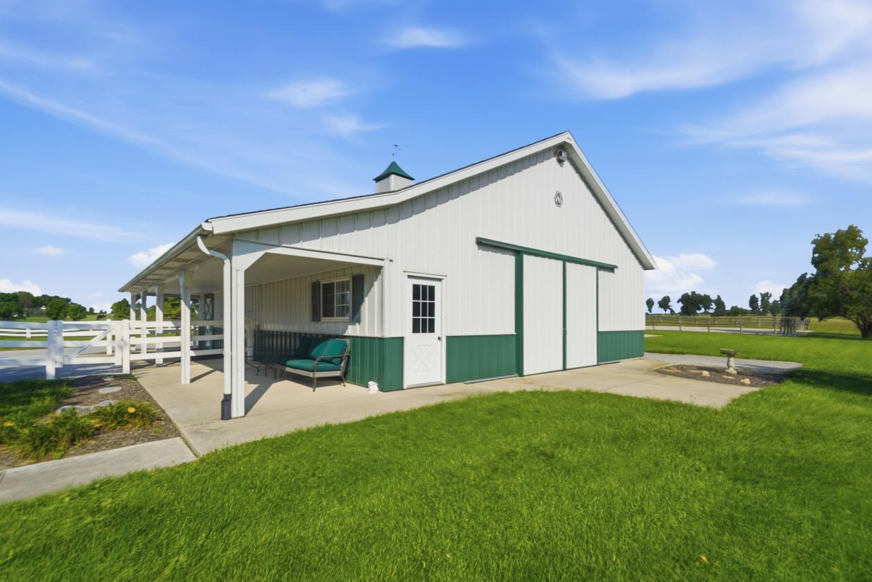 EQUESTRIAN RETREAT ON 10 ACRES - photo 23