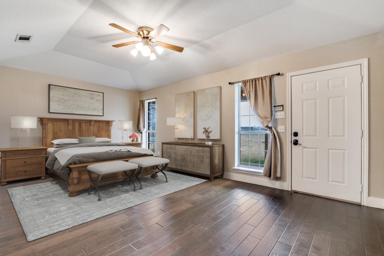 Gorgeous home on 23+ acres, ready for your horses. - photo 16