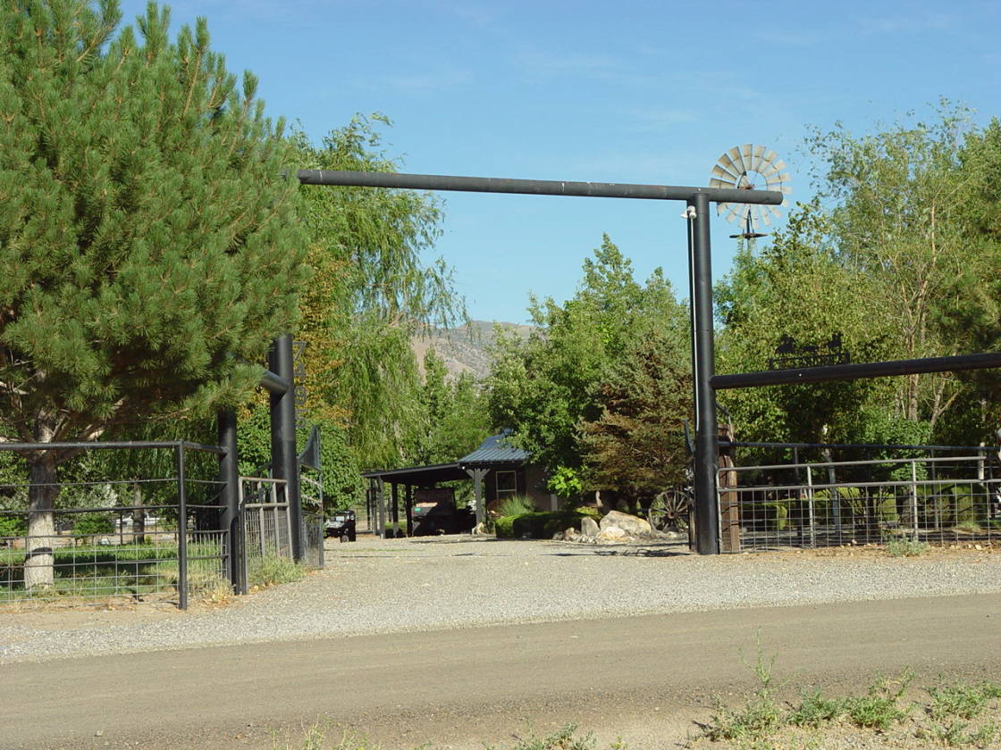 TRUE HORSEMANS PROPERTY WITH FULL ROPING AREANA Winnemucca, Humboldt