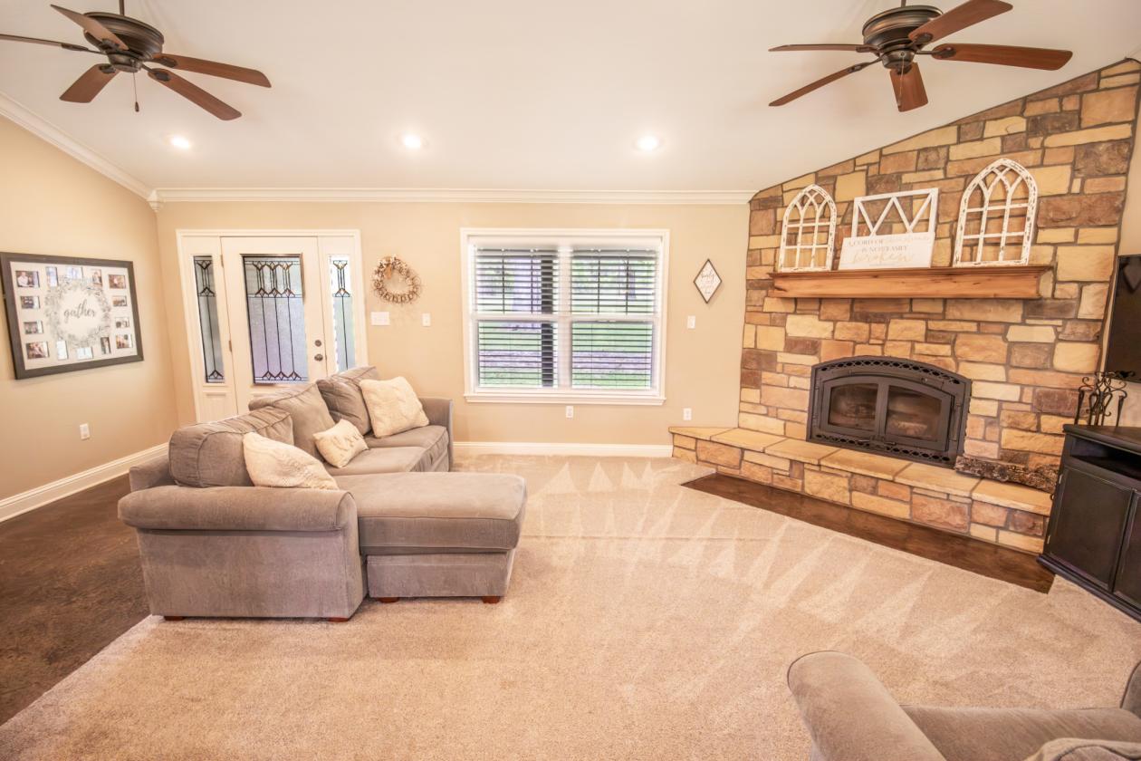 Custom Home on 15 Acres with Equestrian Potential - photo 3