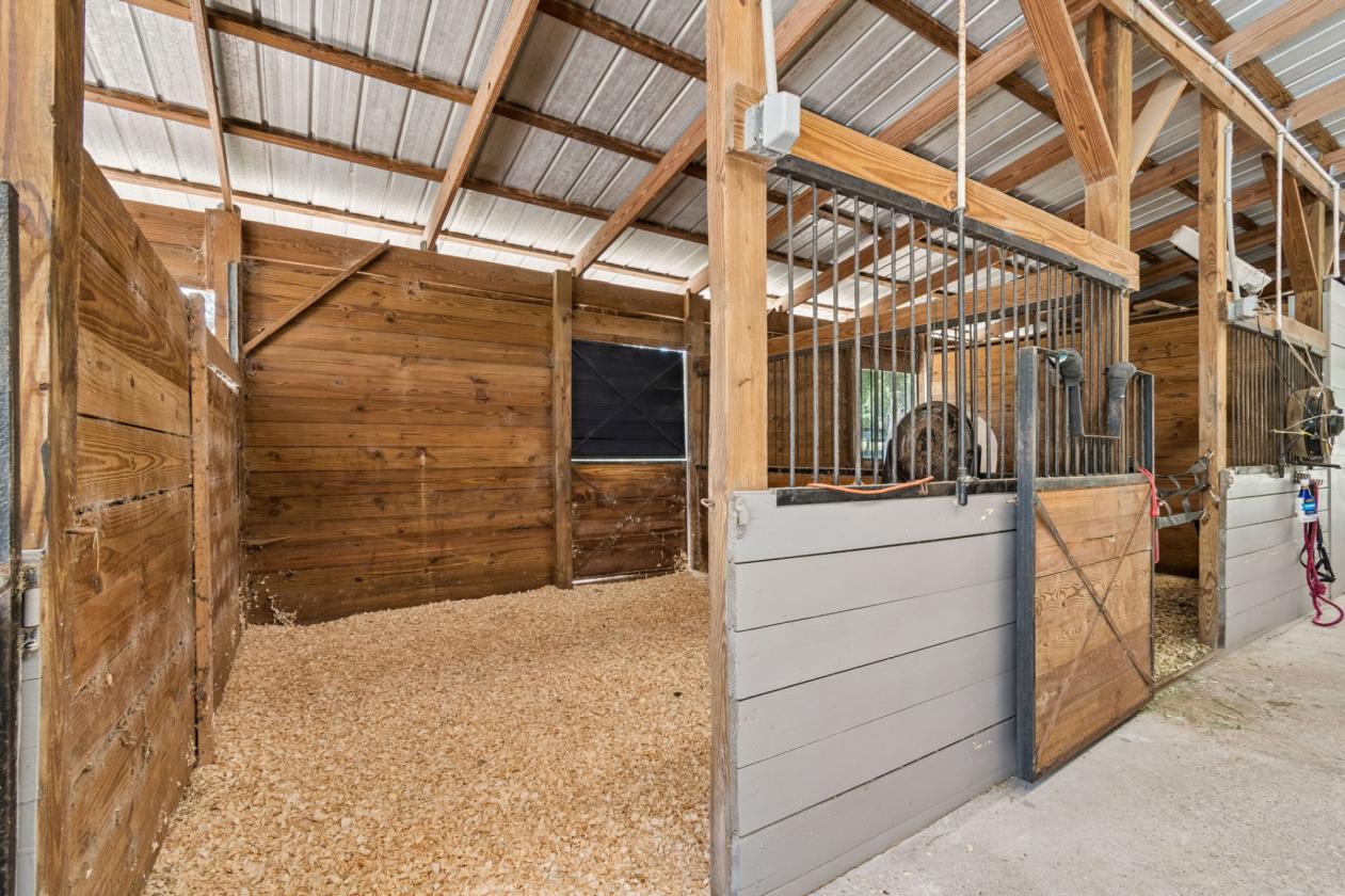 17 acre horse farm HIGH AND DRY with arena & barn - photo 18
