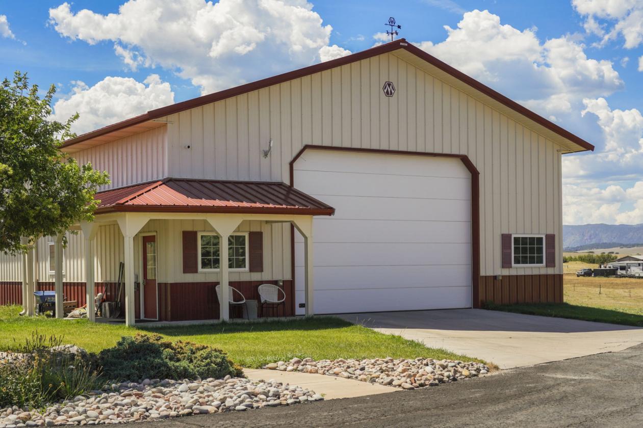 10 Acre Hobby Ranch with 3 outbuildings - photo 21