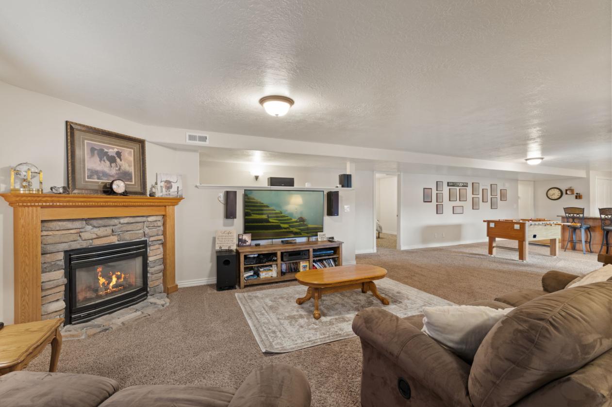 A Rare Blend of Luxury, Land & Lifestyle - photo 15