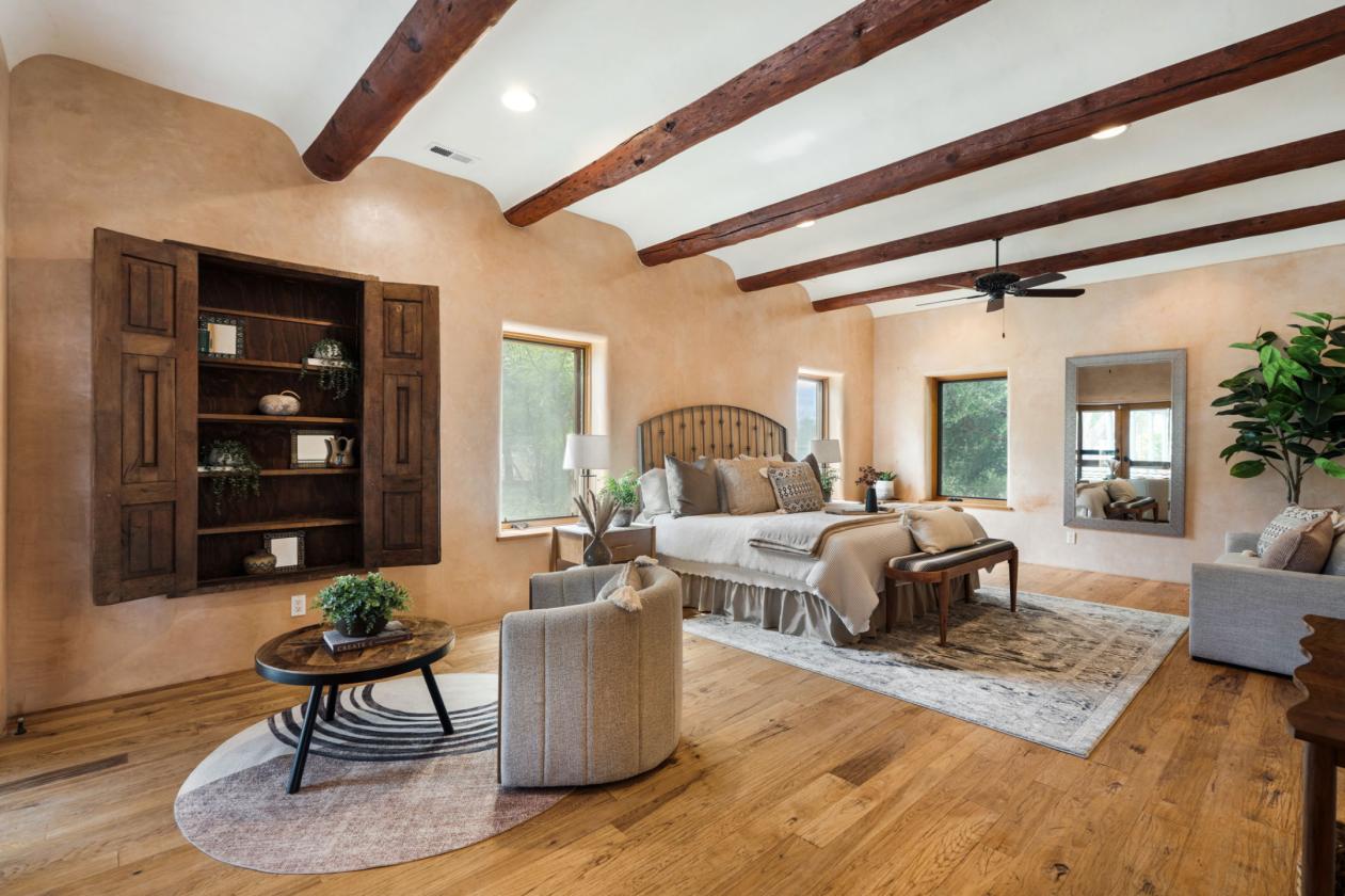 Refined Rural Living with Equestrian Facilities - photo 14