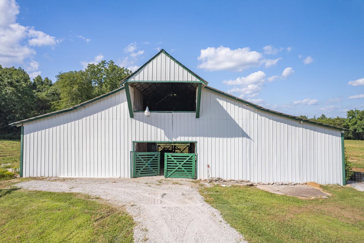 G&G Stables: 18+ acre Horse Facility - photo 5