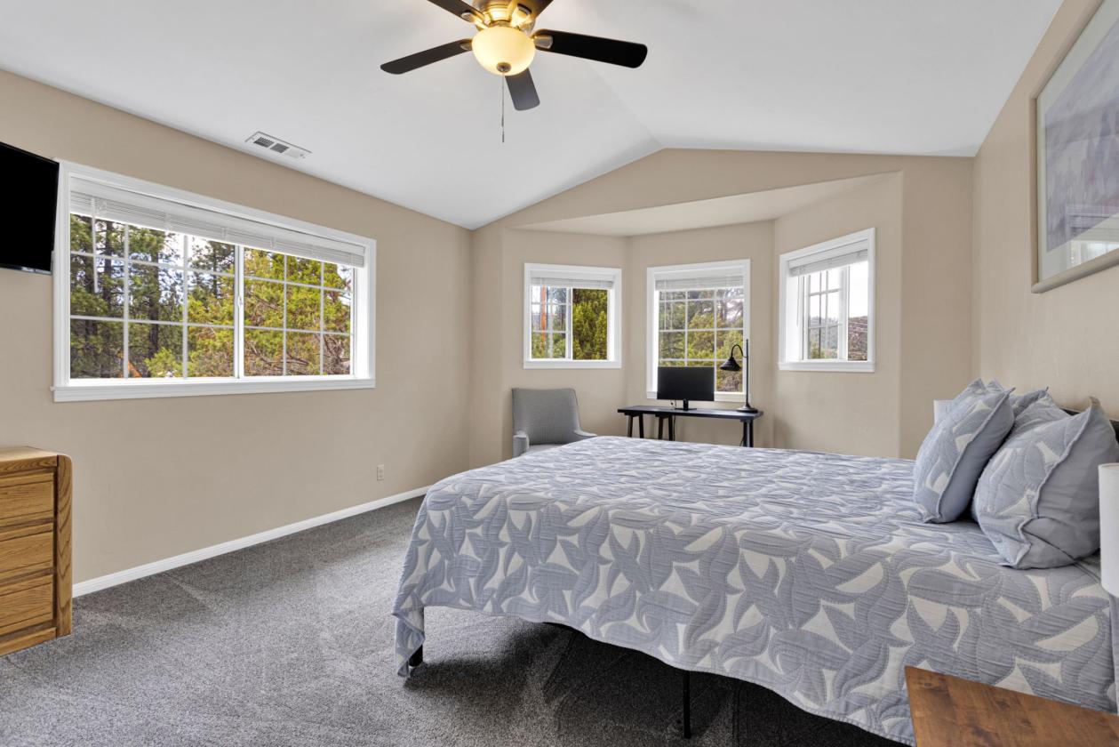 Beautifully updated horse property - photo 23