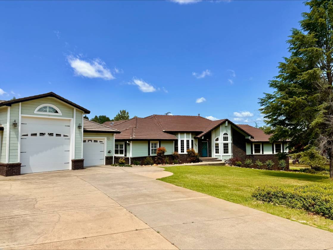 Horse Property for sale.