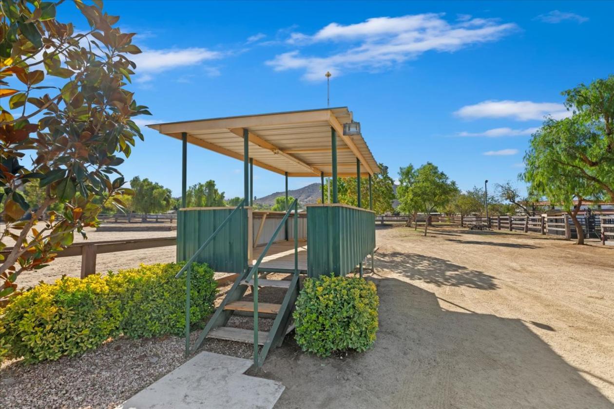 Horse Ranch in Horse Town USA - photo 6