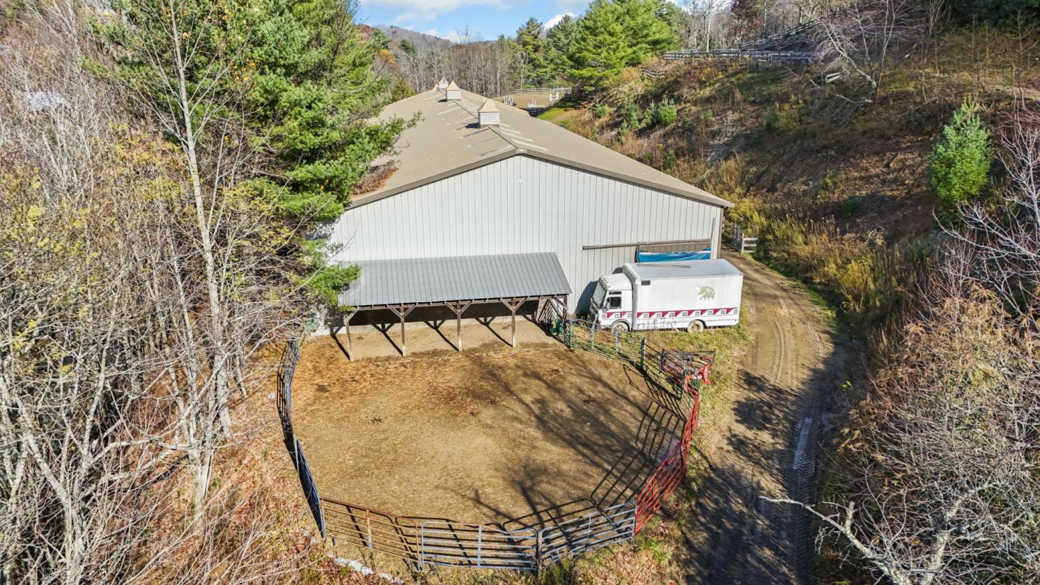 Yonahlossee Stables at Pine Hill - photo 20