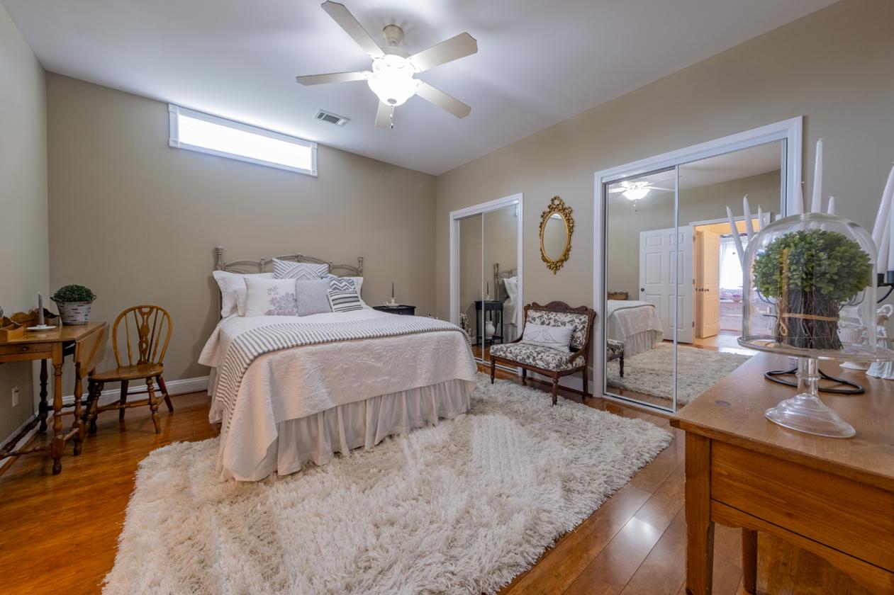 LUXURY HOME IN AMAZING EQUESTRIAN COMMUNITY - photo 23