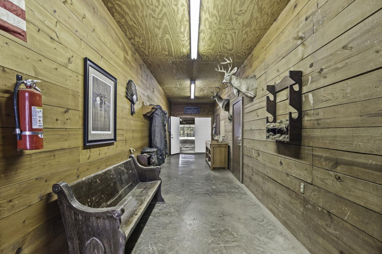 Oak Ridge Farm, an Equestrian Estate on 75+/ Acres - photo 28
