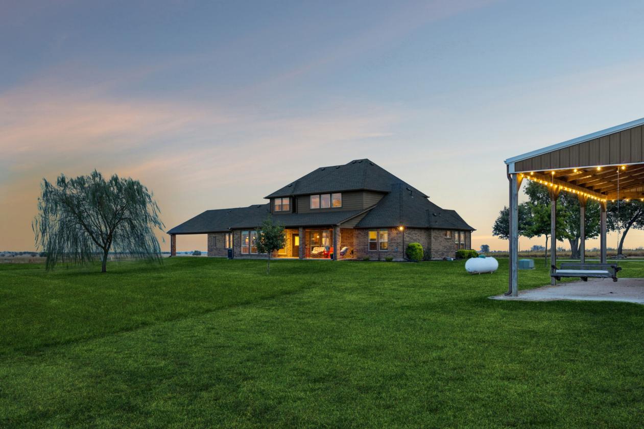 CUSTOM COUNTRY RETREAT ON 25 ACRES - photo 22