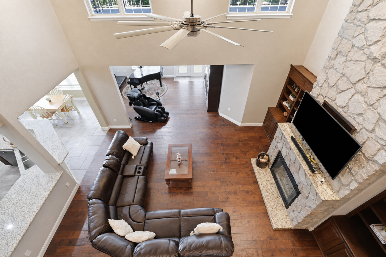 Texas Hill Country-Inspired Custom Home - photo 10