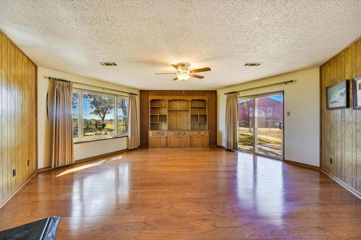 Unrestricted, Fully Fenced, 25.5 Acres and Home - photo 7