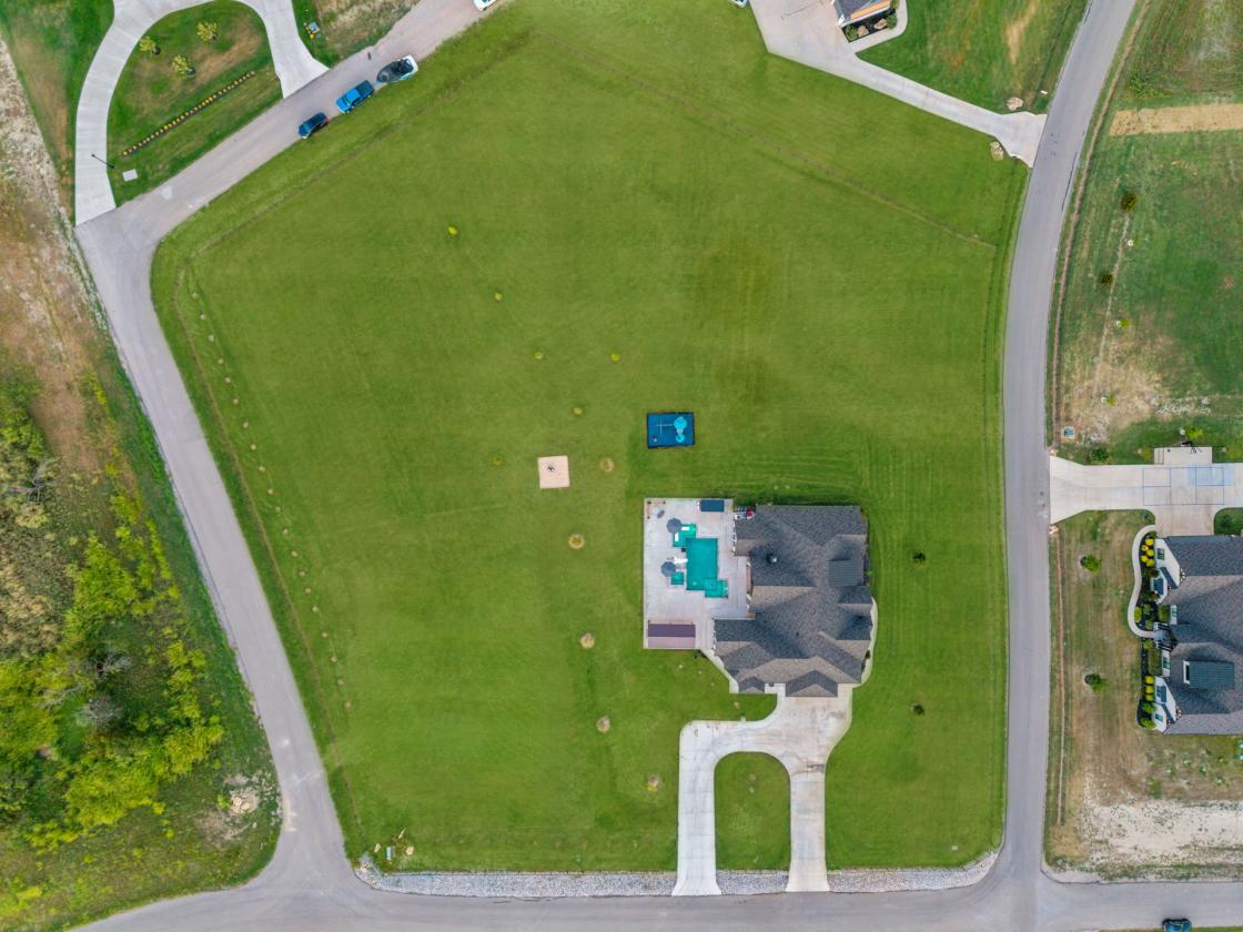 Horses Welcomed | Modern Luxury Farmhouse | 4 Acre - photo 30