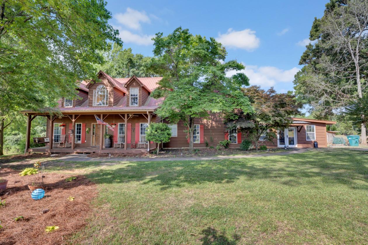 Great piece of property for a small horse farm - photo 1