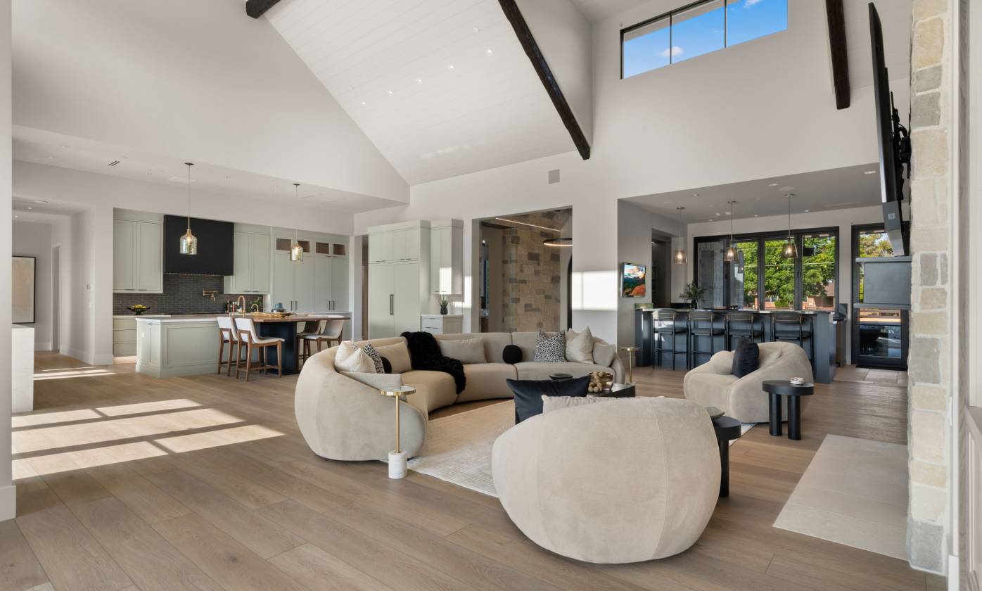 New Luxury Estate - Horse Privileges  - photo 13